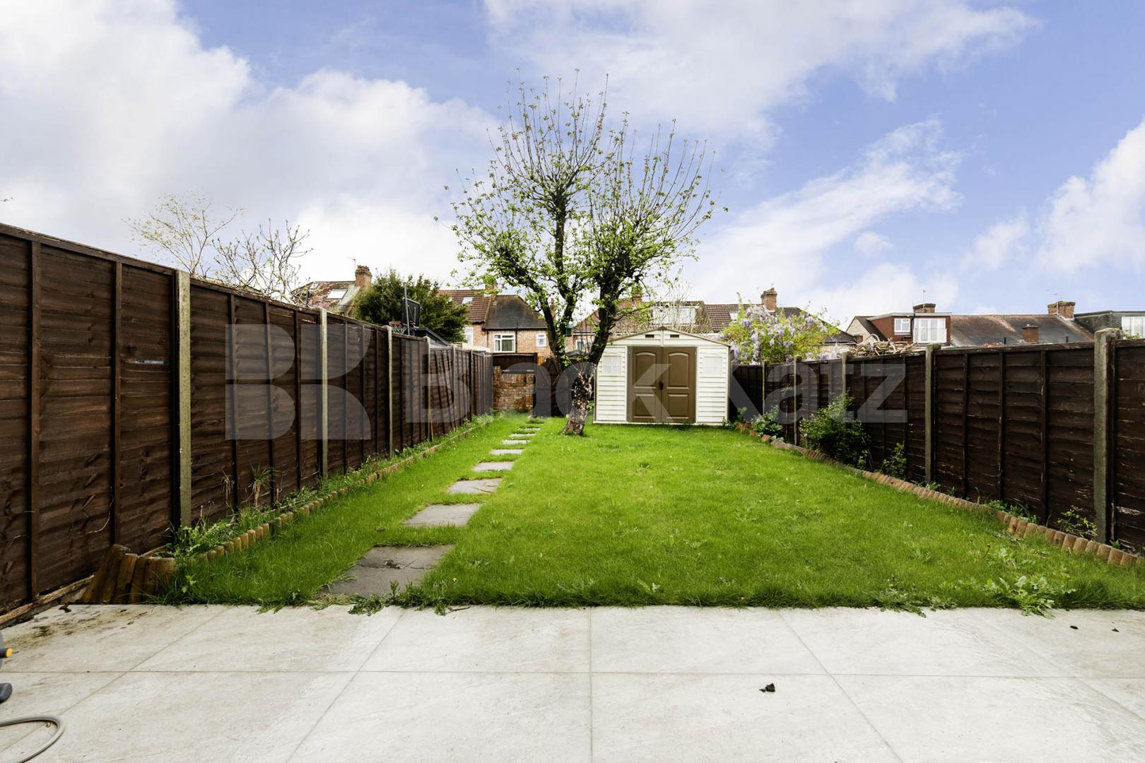 Stunning 5-Bedroom Family Home to Let in Southgate Osidge Lane, Southgate 